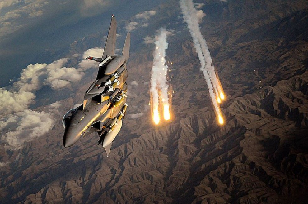 इस्राइल ने इराक में किया एयर स्ट्राइक, हथियार डिपो पर बरसाए बम