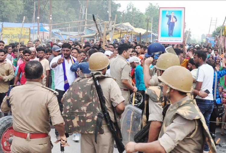 सहारनपुर बवाल: आंबेडकर की मूर्ति तोड़ने पर केस दर्ज, भीम आर्मी के राष्ट्रीय महासचिव को बनाया आरोपी