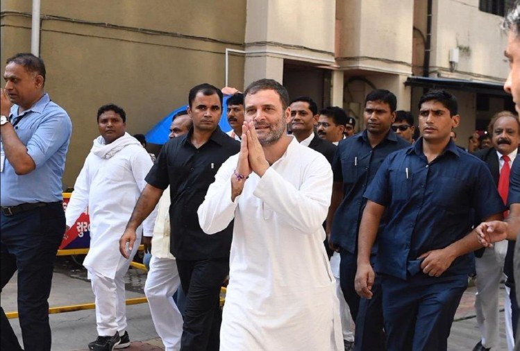 नेता छोड़ रहे कांग्रेस का हाथ, एक बार फिर विदेश दौरे पर राहुल गांधी