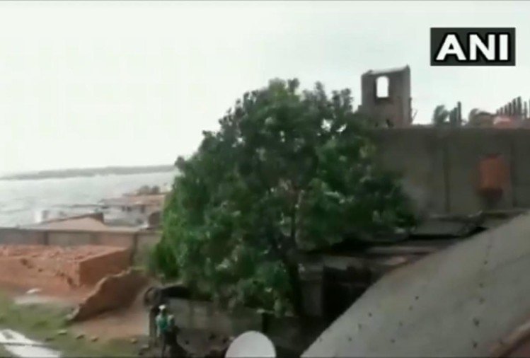 पश्चिम बंगाल: चक्रवाती तूफान बुलबुल से सात लोगों की मौत, पीएम मोदी ने की ममता बनर्जी से बातचीत