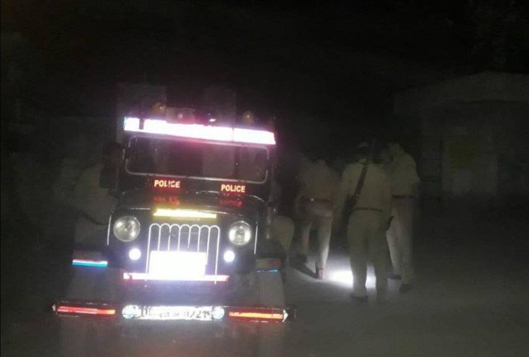 ग्रेटर नोएडाः बार-बार जगाकर पानी-तंबाकू मांग रही थी मां, बेटे ने घोंट दिया गला