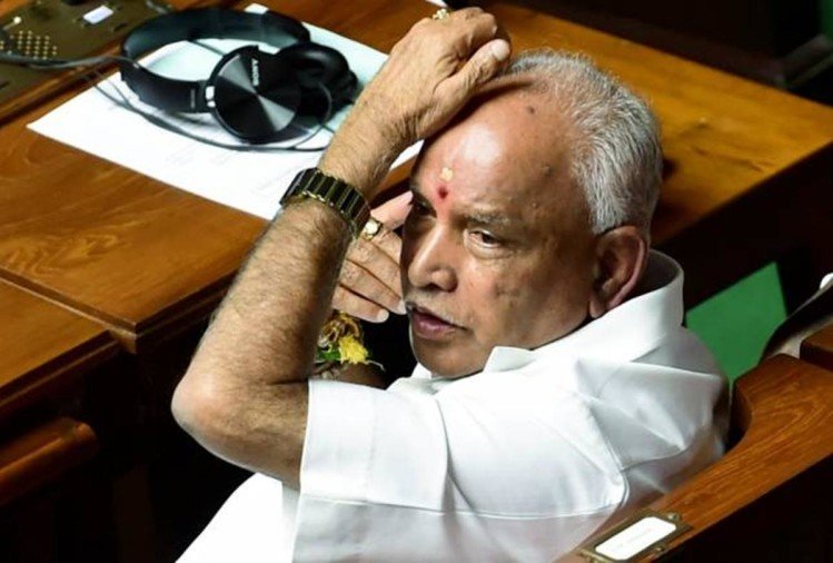 कर्नाटक उपचुनाव: 15 विधानसभा सीटों पर मतदान शुरू, येदियुरप्पा के लिए परीक्षा की घड़ी