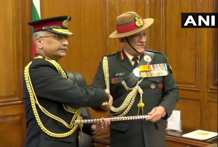 मनोज मुकुंद नरवणे बने देश के 28वें सेनाध्यक्ष, जनरल बिपिन रावत कल संभालेंगे सीडीएस का पद