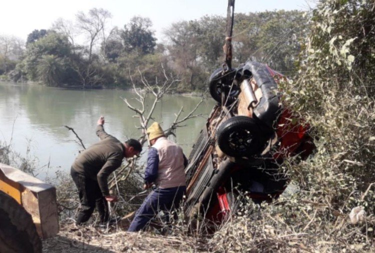 मुजफ्फरनगर: गंगनहर में गिरी हरियाणा की ब्रेजा कार, चार युवक डूबे, एक की मौत, दो सुरक्षित, चौथा लापता