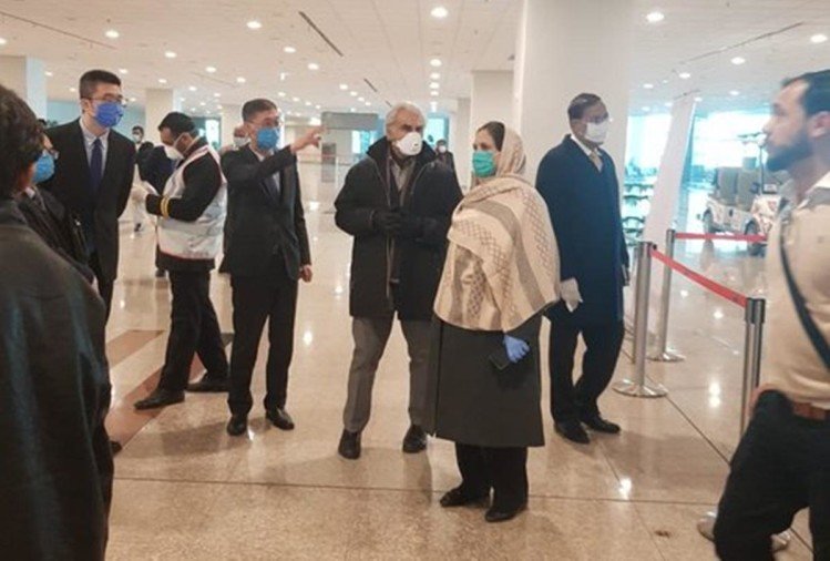 कोरोनावायरस: बेइज्जती के बाद जागा पाक, उधार की एयरलाइंस से नागरिकों को चीन से निकाला