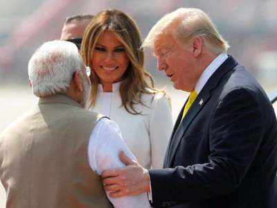 मोटेरा के स्टेडियम में एक सेल्समैन की तरह नज़र आए अमेरिकी राष्ट्रपति डॉनल्ड ट्रंप
