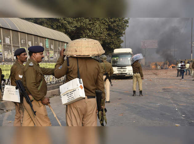 दिल्ली: यमुनापार में हिंसा में कुल 4 लोगों की मौत