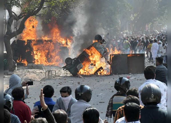 8- चाकू और धारदार हथियार