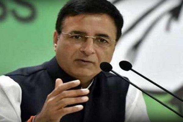 पेट्रोल-डीजल पर उत्पाद शुल्क बढ़ाकर लोगों की तकलीफ का फायदा उठा रही है सरकार: कांग्रेस