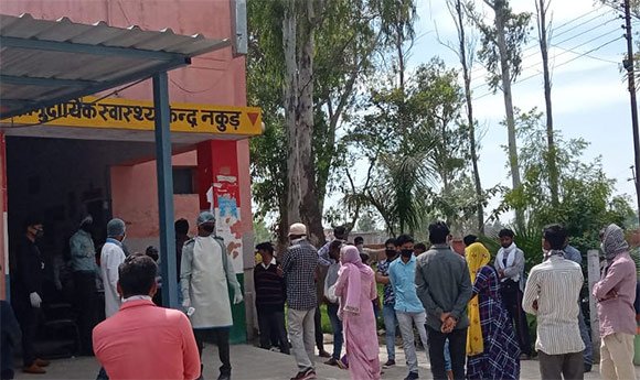 स्वास्थ्य अधिकारियों की लापरवाही से हवाई हो गये बाहर से आये व्यक्तियों की स्क्रीनिंग के निर्देश