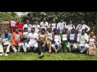 भोपाल: बेंगलुरु से वापस आ रहे सिंधिया समर्थक 19 विधायक, 6 मंत्रियों को कमलनाथ ने हटाया