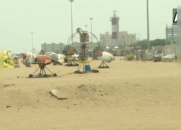 ​मरीना बीच खाली