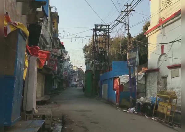 ​प्रयागराज में गलियों में भी लोग नहीं