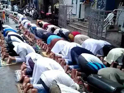 कोरोना: रोक के बावजूद मस्जिद में पढ़वाई नमाज, पदाधिकारियों के खिलाफ एफआईआर