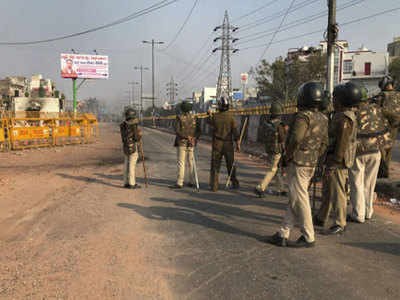 दिल्ली हिंसा: पुलिस को मिले तीन और शव, गोकलपुरी नाले से मिली एक बॉडी