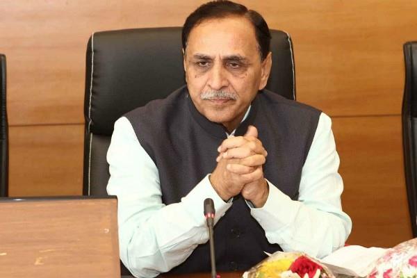 गुजरात CM विजय रुपाणी का हुआ कोरोना टेस्ट, रिपोर्ट आने से पहले खुद को किया होम क्वारंटाइन