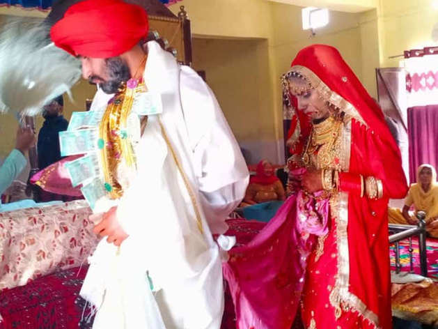 लॉकडाउन का असर: बगैर बैंड, बाजा और बारात के हुई शादी