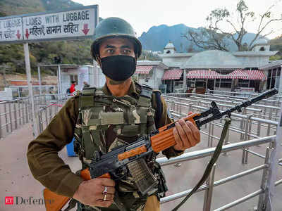दिल्ली में CRPF के 9 जवान कोरोना वायरस की चपेट में, 50 जवान क्वारंटीन