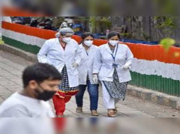 कोरोना वायरस: 100 मामले पार करने के बाद 25 अप्रैल को भारत ने दर्ज की सबसे कम दैनिक विकास दर