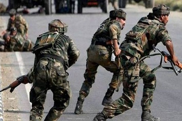 कुलगाम में सुरक्षाबलों के नाके पर आतंकी हमला, एक पुलिसकर्मी शहीद