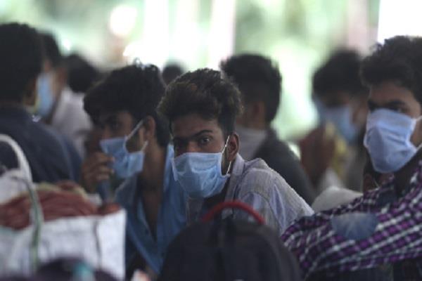 देश में कोरोना मरीजों की संख्या 90 हजार के पार, 24 घंटे में रिकॉर्ड 4987 नए मामले बढ़े