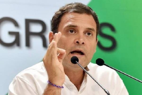 पीएम केयर्स फंड में करोड़ों दान करने वाला रेलवे मजदूरों से वसूल रहा किराया: राहुल गांधी