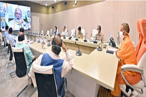 मोदी संग मीटिंग में CM योगी ने दी यह जानकारी, 20 लाख कामगारों को नौकरी देने की योजना