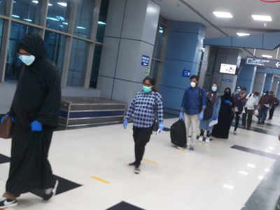 वंदे भारत मिशन: अरब से 363 भारतीयों को लेकर लौटे एयर इंडिया के विमान