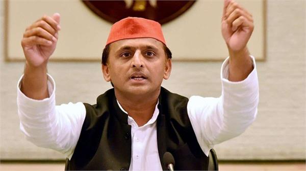 पेट्रोल और डीजल पर की गई करवृद्धि को तत्काल वापस ले केंद्र सरकारः अखिलेश