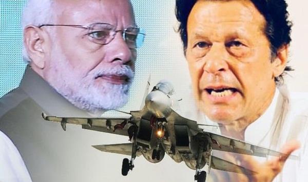 सोशल मीडिया का दावाः पाकिस्तान में दिखे भारतीय लड़ाकू विमान !  कराची में ब्लैकआउट