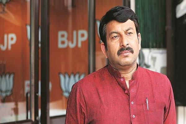 दिल्ली बीजेपी अध्यक्ष पद से हटाए गए मनोज तिवारी, आदेश कुमार को मिली जिम्मेदारी