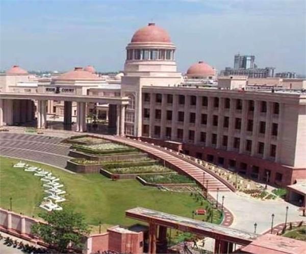 69000 शिक्षक भर्ती मामले में फंसा पेंच, अब परीक्षा रद्द करने व CBI जांच के लिए दाखिल हुई याचिका