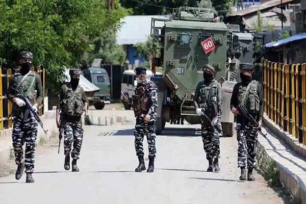 जम्मू कश्मीर में आतंक का सफाया, सुरक्षाबलों ने लश्कर का टॉप कमांडर किया ढेर