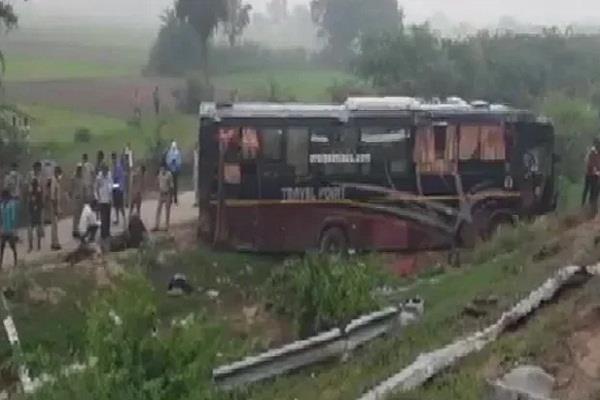 कन्नौजः आगरा-एक्सप्रेस वे पर भीषण सड़क हादसा, 6 यात्रियों की मौत