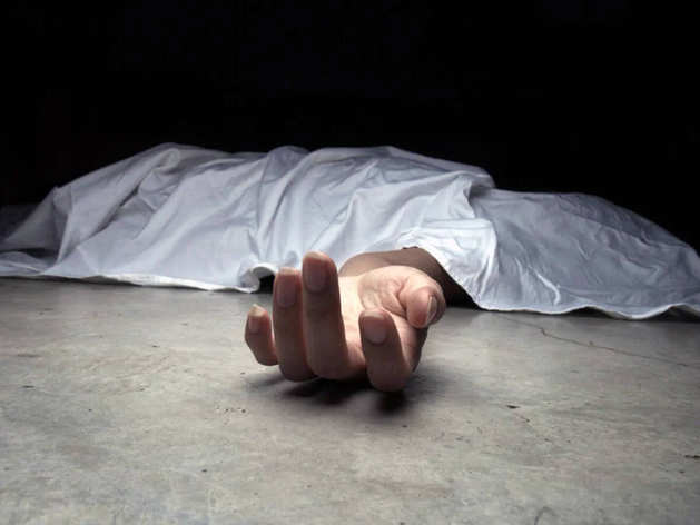 कोरोना काल में नौकरी जाने के डर से एक परिवार के 3 लोगों ने की खुदकुशी