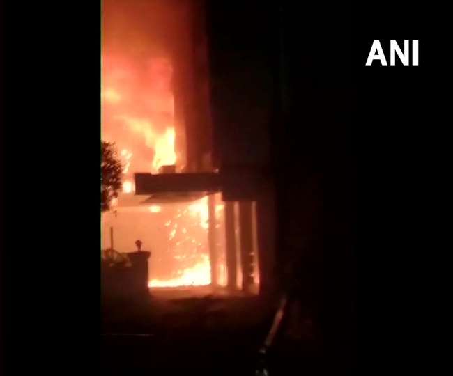 आंध्र प्रदेश: विजयवाड़ा के कोविड केयर सेंटर में लगी आग, 10 लोगों की मौत