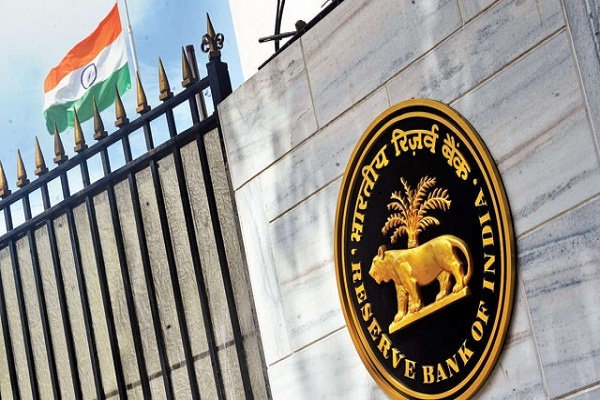 कोरोना काल में RBI का केंद्र सरकार को सहारा, 57,128 करोड़ रुपए की करेगी आर्थिक मदद