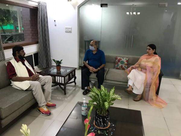 सुशांत के पिता-बहन से मिले रामदास आठवले, बोले-एक्टर की ‘हत्या’ में हो सकता है रिया का हाथ