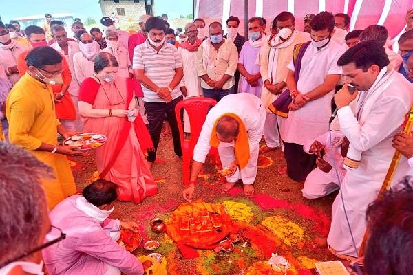 MP में कांग्रेस बनवाएगी अयोध्या जैसा राम मंदिर, उसी दिन, उसी समय, उसी मुहूर्त में हुआ भूमिपूजन