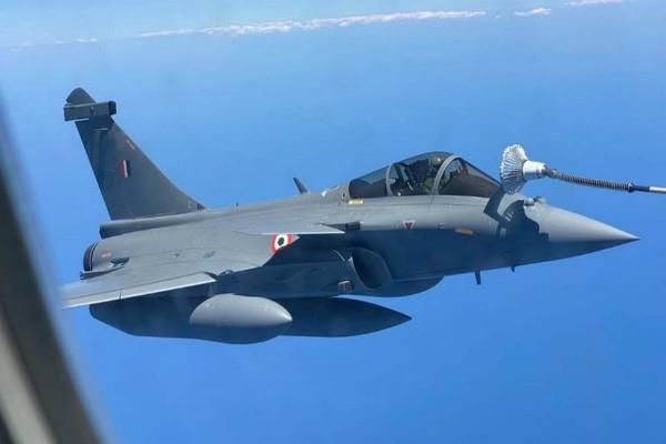 पहाड़ियों में राफेल ने रातभर किया अभ्यास, बढ़ेगी चीन-पाकिस्तान की टेंशन