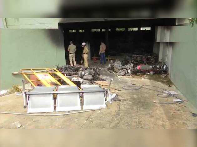 बेंगलुरू में सोशल मीडिया विवादित पोस्ट से भड़की हिंसा, 3 की मौत
