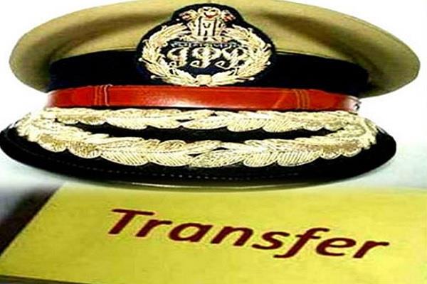 UP: 8 पुलिस कप्तानों समेत 14 आईपीएस इधर से उधर