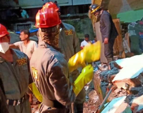 महाराष्ट्र-भिवंडी में इमारत गिरने से 10 की मौत, कई लोगों के अब भी मलबे में फंसे होने की आशंका