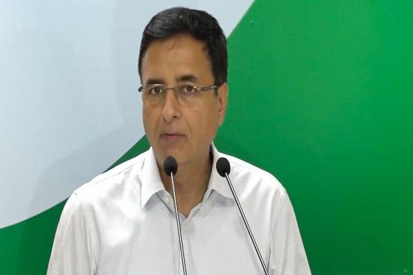 चीन के साथ गतिरोध पर देश को विश्वास में लें प्रधानमंत्री और रक्षा मंत्री: सुरजेवाला