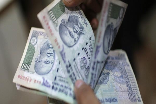 रिक्शावाले ने पेश की ईमानदारी की मिसाल, सात लाख रुपये भरा बैग लौटाया