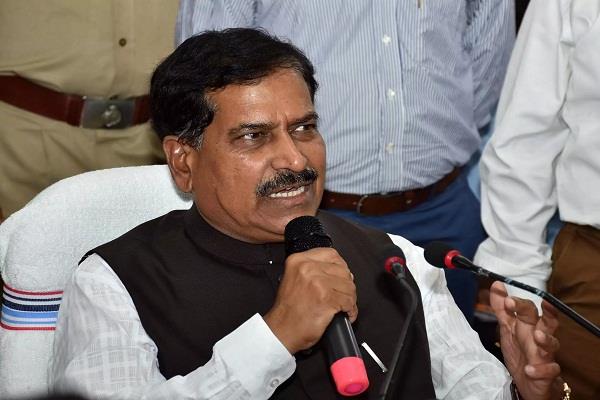केंद्रीय रेल राज्य मंत्री सुरेश अंगड़ी का कोरोना से निधन, एम्स में चल रहा था इलाज