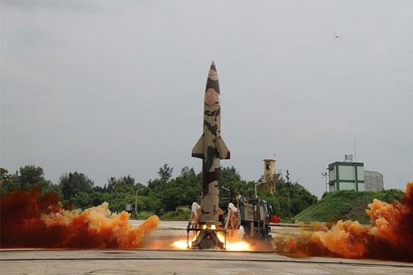 भारत ने देश में विकसित पृथ्वी-2 मिसाइल का किया सफल रात्रि परीक्षण