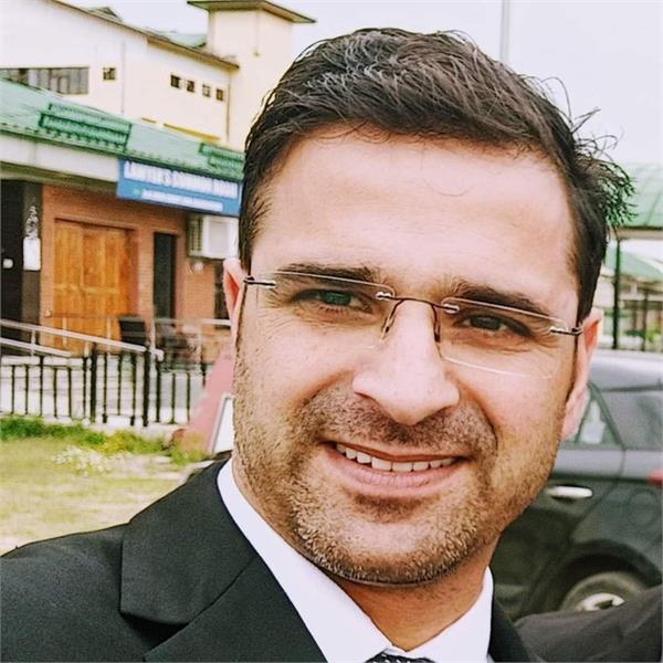 श्रीनगर में हमलावरों ने एडवोकेट बाबर कादरी की गोली मार कर की हत्या, टीवी डिबेट में रखते थे कश्मीर की बात