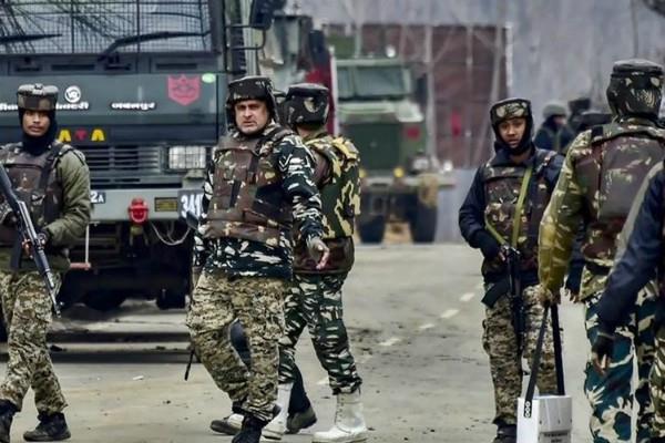 जम्मू-कश्मीर: शोपियां एनकाउंटर में सुरक्षाबलों ने ढेर किए 2 आतंकी, सर्च ऑप्रेशन जारी
