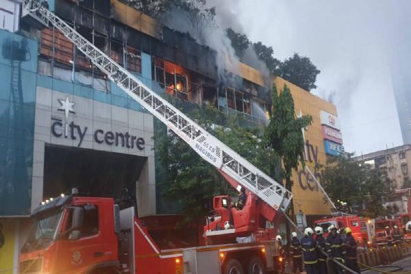 मुंबईः मॉल में लगी आग को 56 घंटे के बाद बुझाया गया, हुआ भारी नुकसान
